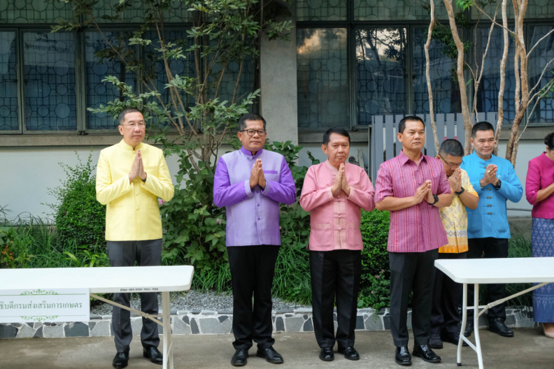 AIIR8406
