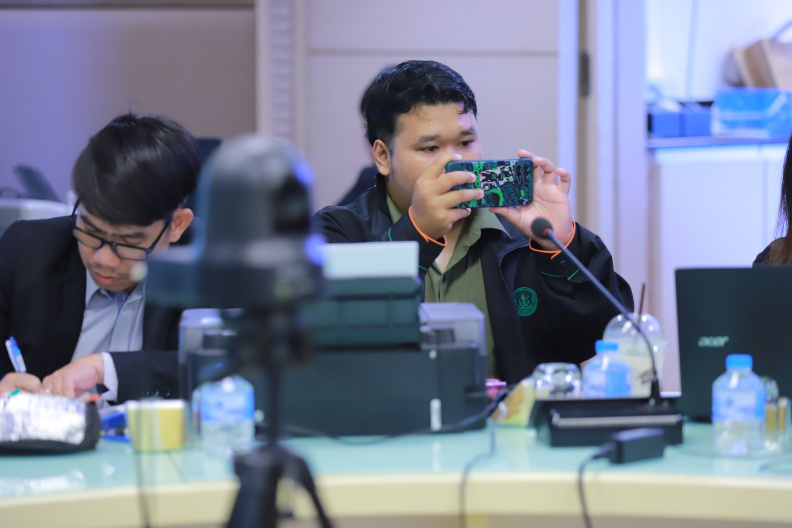 D357CD17-3AAC-441C-A6FB-283508CB4EB9