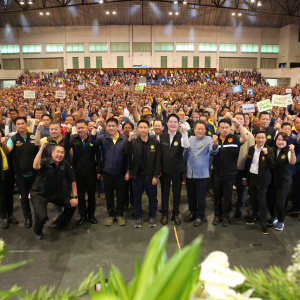 รมว.อรรถกร ลงพื้นที่งานรวมพลคนลำไย มหาวิทยาลัยแม่โจ้