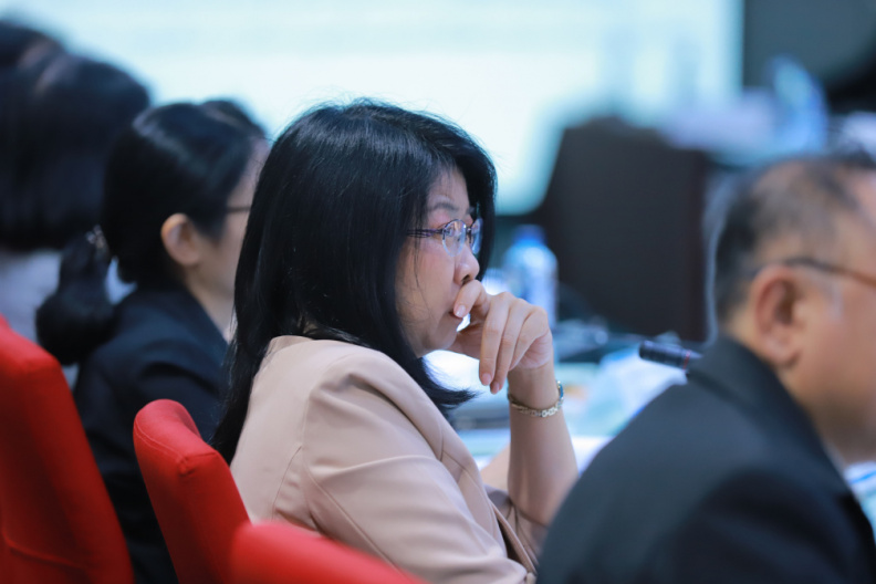 EF4D5CC6-2A15-45CD-9DB0-F0214D82A753