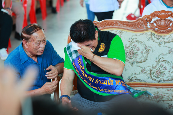 81FD7135-2B1A-4F07-A2B0-0D52972A3C3B