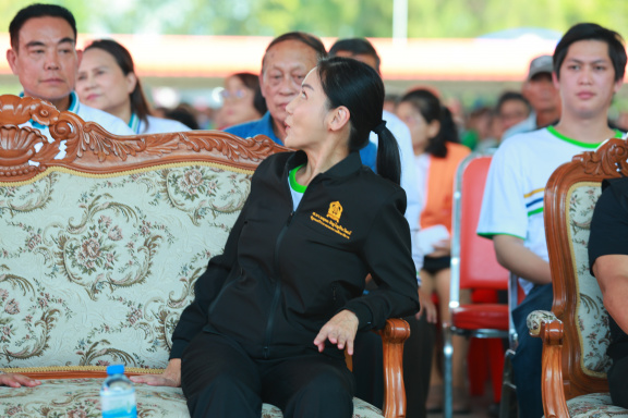 DA6F74A3-3997-4E45-AAA0-49B87D3249FC