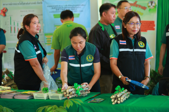 0CD93F6B-3794-47A9-8C93-DE4E57138892