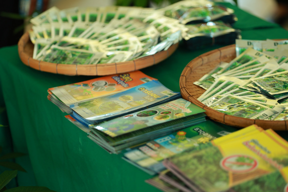 CDCDFF50-2E69-436F-91FC-3FBEBA41A6C7