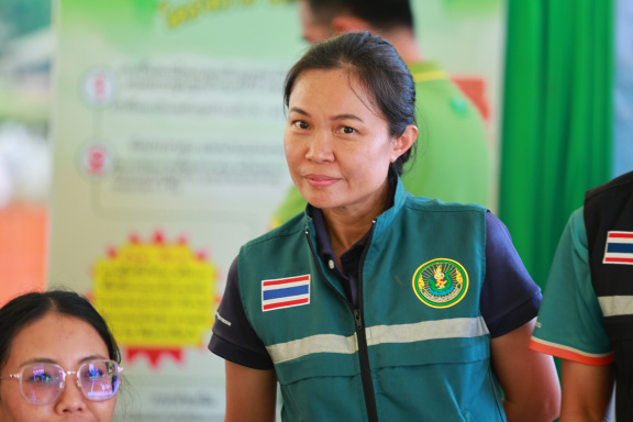 9EFC05F9-8B7E-4E63-B98F-40BF7DE146C6