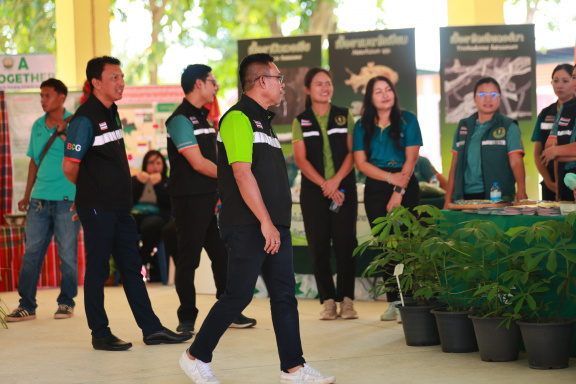 457AC837-11E3-452B-99DD-78F2BD4FF9E4