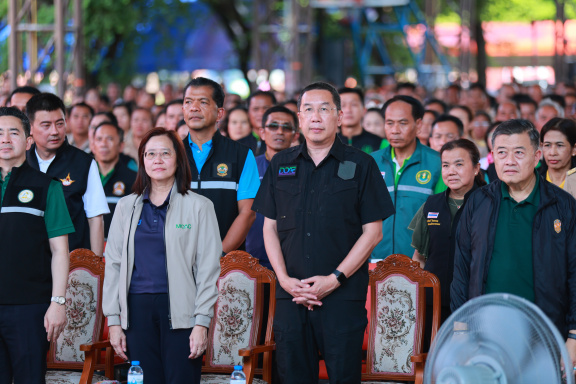 B0648F3D-F8BC-49FC-AA5B-B16CEFF1B1BD