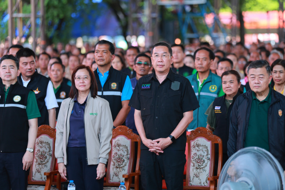 67E4B949-8C37-4F49-9D71-31AA82F4C76B