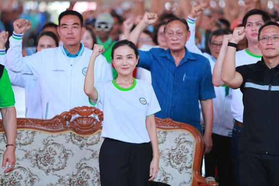 81543433-E422-47F4-BD88-61676148AADC