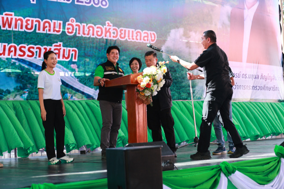 5D7A6A13-B3C7-4228-B800-10E168BDF07C