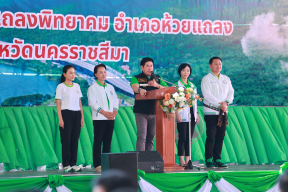 EB07D8E3-3197-4312-B362-11D8FC145FA0