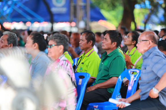 CE69CBEC-5F23-46A5-949C-ADC3E918BB9D