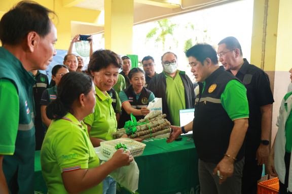 E7F71F08-8875-4A44-870A-C2F5290E47C5