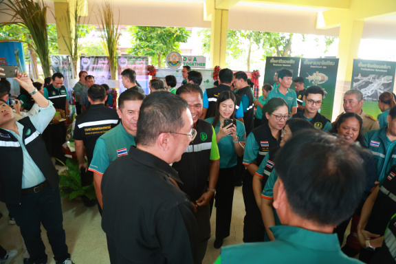 4FAE882C-2893-42B3-8A04-63B3A150E311