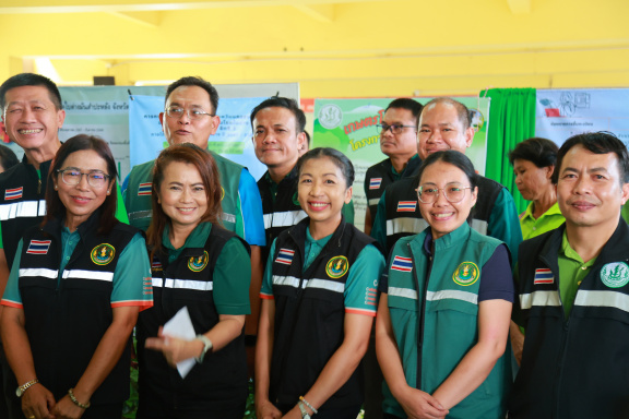 F04FD2C7-A252-4CB8-8BE2-641E63A925D7