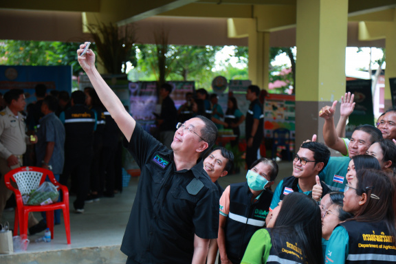 1E185BE5-8ABB-429F-B57D-755491CF1410