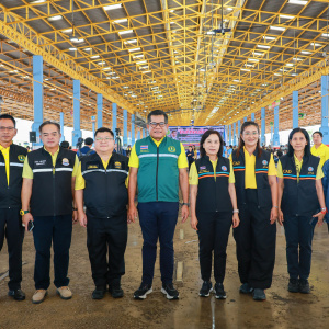 25681013 รองรพีทัศน์ ลงพื้นที่ตรวจราชการ ณ สหกรณ์ประมงแม่กลอง จำกัด จังหวัดสมุทรสงคราม เพื่อเยี่ยมชมโครงการแก้ไขปัญหาการแพร่ระบาดของปลาหมอคางดำ