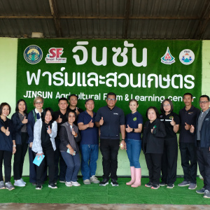 25681107 รองรพีทัศน์ลงพื้นที่ติดตามผลการดำเนินงานของ นายชาญเมธา รัตนมาโนชญ์ เกษตรกรต้นแบบด้านการผลิต ข้าวโพดอาหารสัตว์ (ข้าวโพดหมักหรือ Corn Silage) ในพื้นที่จังหวัดเชียงราย