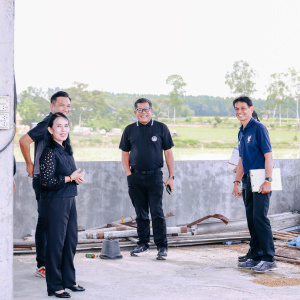 25681113 รองรพีทัศน์ บ้านเกษตรสมบูรณ์” ต้นแบบชีวิตเรียบง่าย จากพื้นที่รอบบ้าน สู่ความสมบูรณ์แบบพอเพียง นายวิโรจน์ พึ่งทรัพย์ บ้านเลขที่ 45 หมู่ที่ 1 ตำบลบ้านพร้าว อำเภอบ้านนา จังหวัดนครนายก