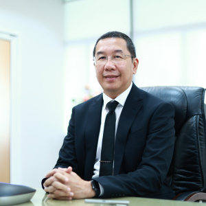 18/11/68 อธส.ร่วมพูดคุยในประเด็น สถานการณ์และการเตรียมความพร้อมรับมือปัญหาหมอกควันฝุ่นละออง PM2.5 และมาตรการลดเผาในพื้นที่เกษตร พร้อมด้วย นายราเชน ศิลปะรายะ อธิบดีกรมฝนหลวงและการบินเกษตร ในรายการ “อัปเดต เกษตรนำ” ครั้งที่ 3/2569