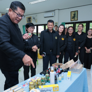 17/11/68 รองรพีทัศน์ ลงพื้นที่ติดตามงานส่งเสริมการเกษตร จ.ชุมพร