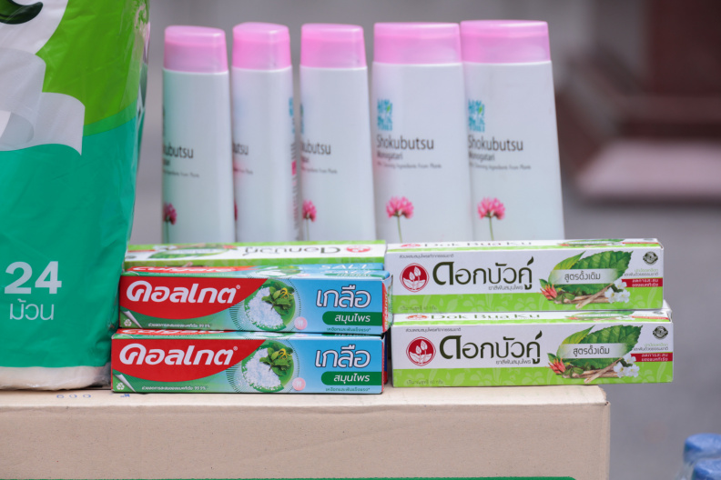 R6ON8929