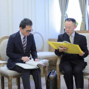 25681202 รองครองศักดิ์ให้การต้อนรับคณะญี่ปุ่น