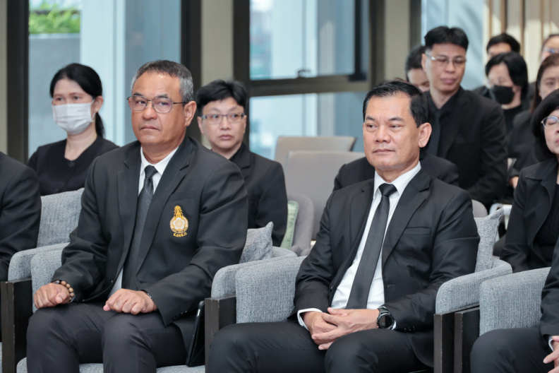 R6ON3880