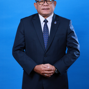 คณะผู้บริหาร ถ่ายภาพสตูดิโอ สำหรับรายงานประจำปี 2568